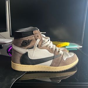 TRAVIS SCOTT AIR JORDAN 1 HIGH